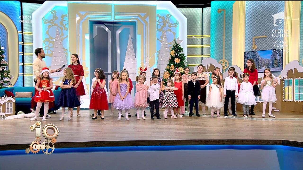 Grupul vocal "Lilliput" c&acirc;ntă, la Neatza, melodia "Iarna, bucuria copiilor"