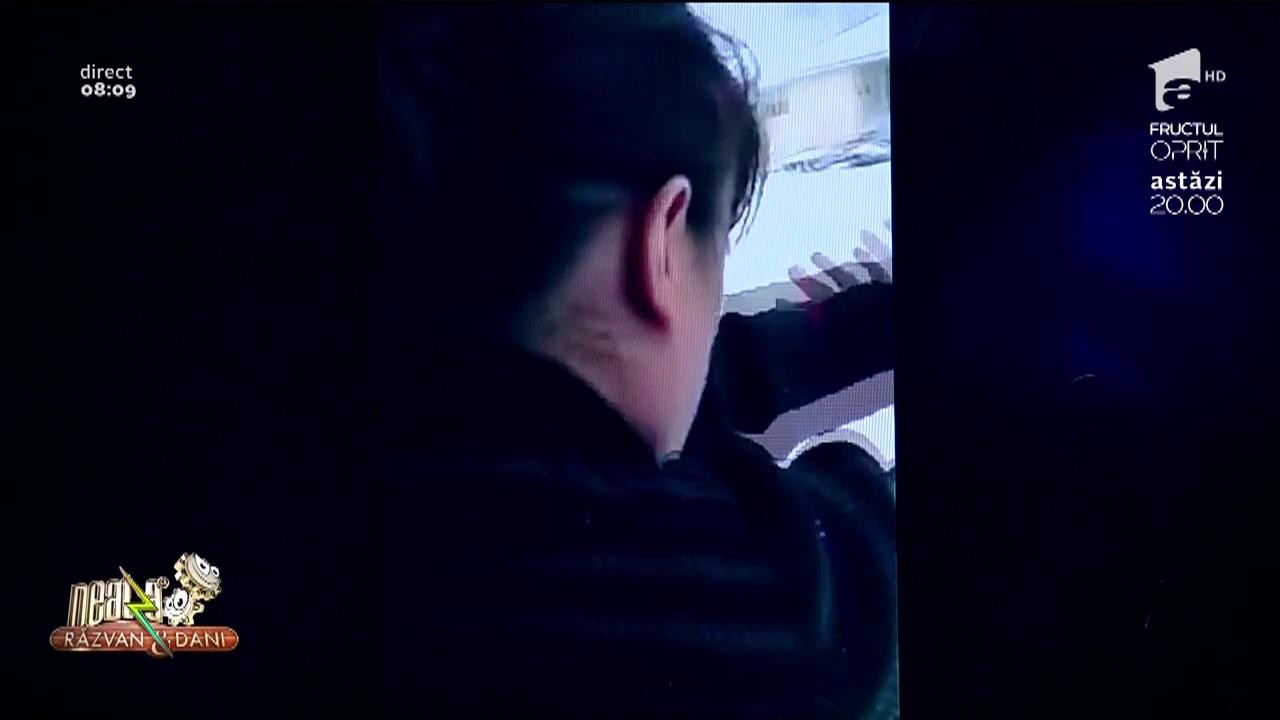 Smiley News. Cum se fac &icirc;ngerașii &icirc;n zăpadă