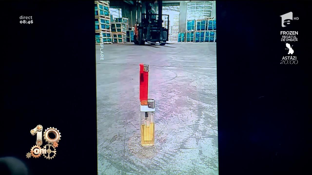 Smiley News. Cum să aprinzi două brichete cu ajutorul unui camion