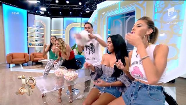 Provocarea &bdquo;Iepuraș drăgălaș&rdquo; te va face să r&acirc;zi cu lacrimi. Fetele trebuie să vorbească cu gura plină de dulciuri