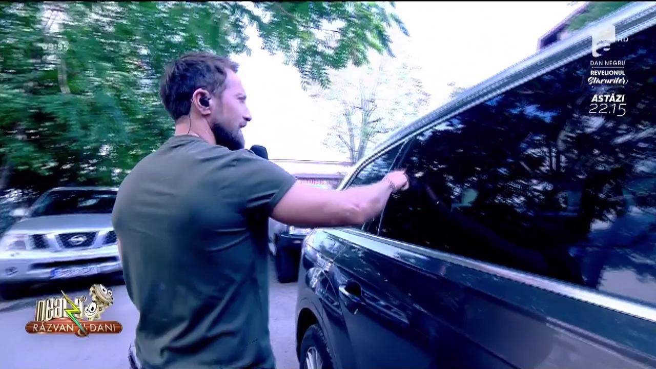 Dani Oțil imită pozele de Instagram ale Flaviei Mihășan