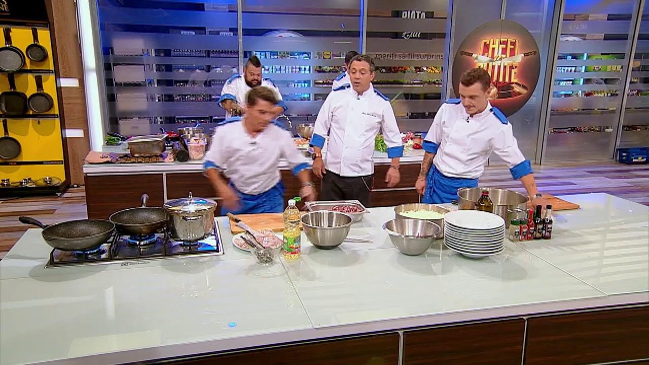 Nervi &icirc;ntinşi la maxim &icirc;n bucătărie! Scărlătescu a ţipat la echipa lui, iar Silviu face pe şeful cu coechipierii săi!