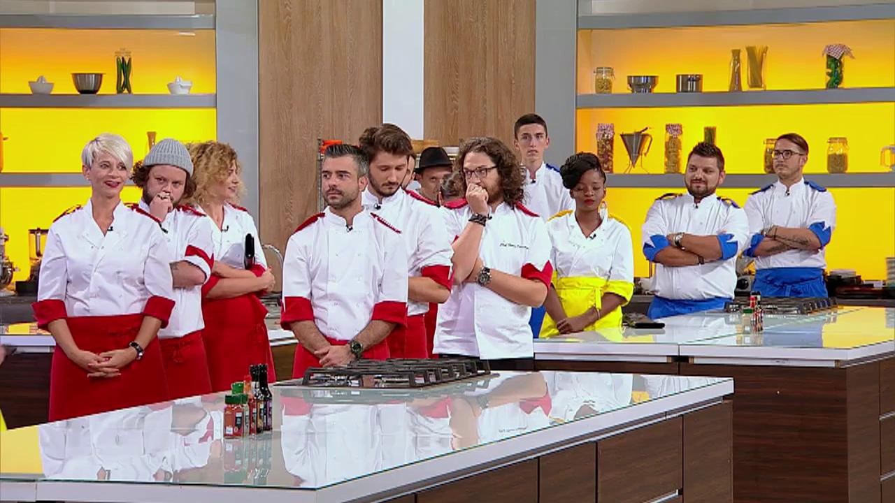 Cei trei finaliști &icirc;și aleg echipele pentru ultima luptă din sezonul șase