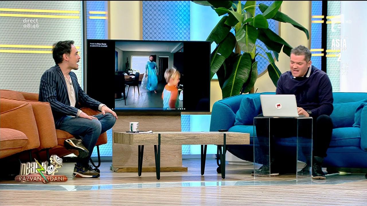 Smiley News. Cum &icirc;și ajută un tată fetița care are repetiție pentru balet