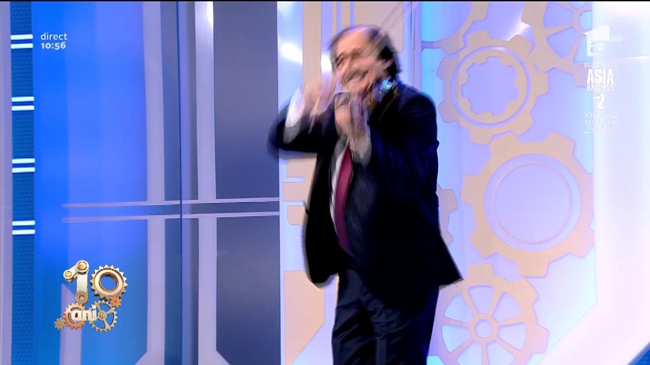 Nicolae Botgros c&acirc;ntă, la Neatza, melodia "Hora lui Nicolae Tudos"