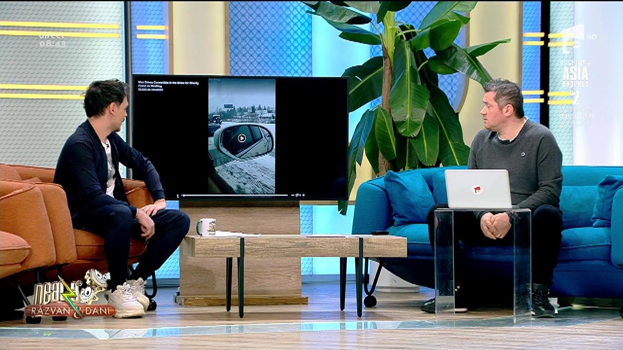 Smiley News. Un șofer din SUA circulă cu mașina decapotată pe un ger de crapă pietrele