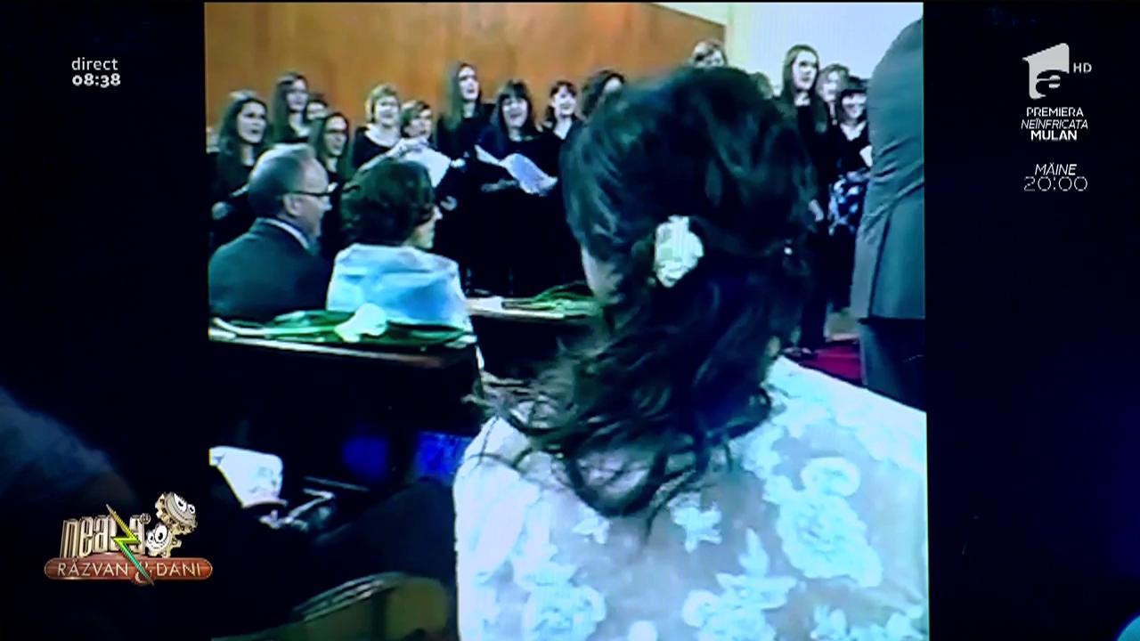 Smiley News. Imnul Ligii Campionilor, cadou pentru mireasă