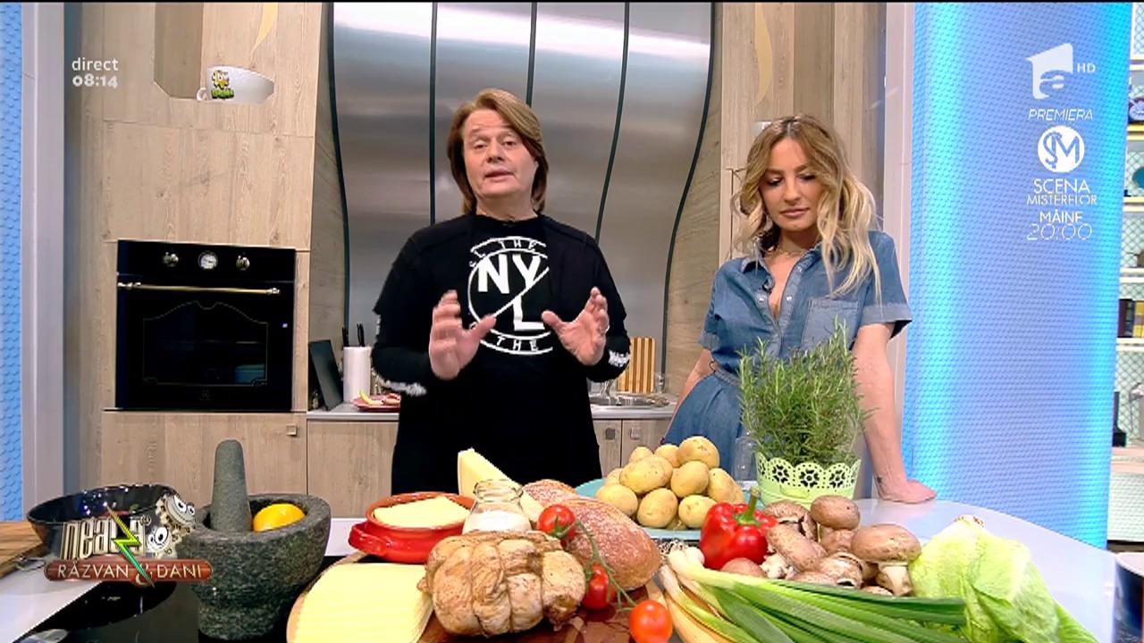 Toast balcanic, o rețetă de sandwich  la cuptor cu ruladă de pui și ciuperci