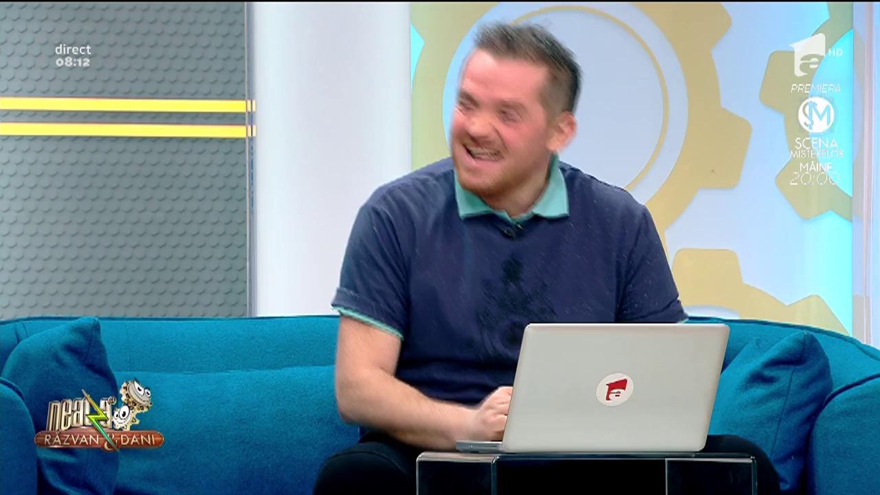 Smiley News. Cum să-i furi momentul de glorie unui săritor &icirc;n apă