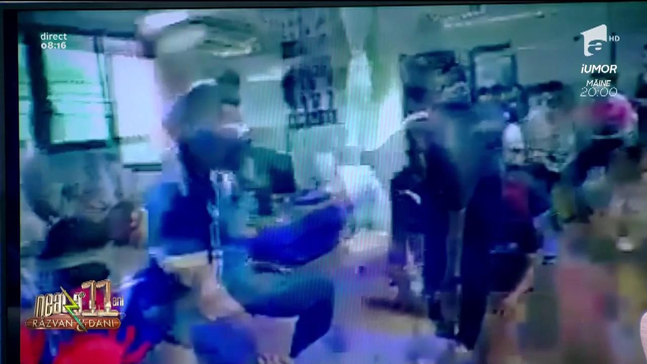 Smiley News. S-a &icirc;nființat fabrica de reparat coloana vertebrală! Intri bolnav și ieși mai sănătos ca niciodată