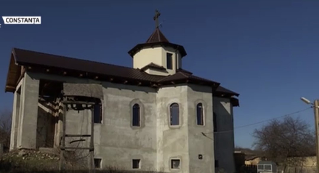 O biserică din judeţul Constanţa ar putea fi scoasă la licitaţie, deşi statutul Bisericii Ortodoxe Rom&acirc;ne interzice acest lucru
