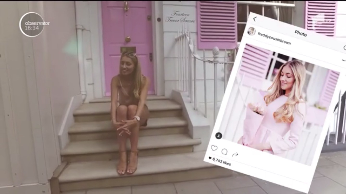 Cartierul Notting Hill, din Marea Britanie, terorizat de bloggeri. Aceștia se fotografiază ore &icirc;n şir &icirc;n faţa caselor colorate