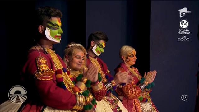 &rdquo;Ruby seamănă cu un morcov cu ochi, iar Anca cu soția lui Shrek!&rdquo; Concurenții din Asia Express reproduc arta katakali, o scenă de teatru-dans tradițional indian