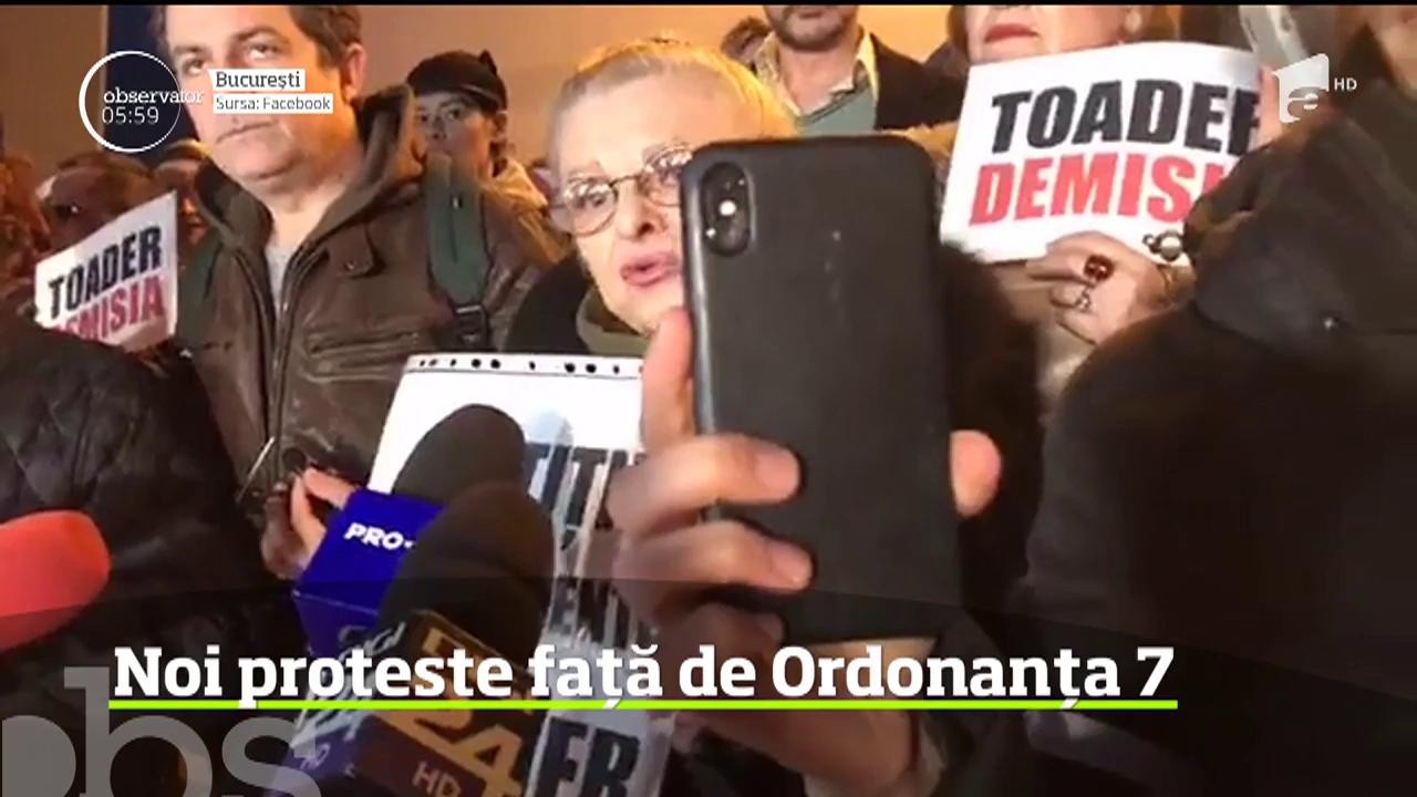 Noi proteste din cauza ordonanţei care modifică legile justiţiei. &Icirc;n Capitală, peste 2000 de oameni au ieşit &icirc;n stradă şi au cerut abrogarea actului normativ