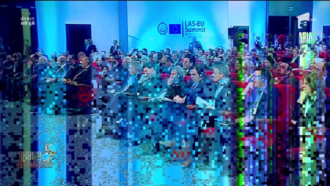 Smiley News: Juncker, &icirc;ntrerupt de soție &icirc;n timpul unui discurs la summitul UE-Liga Statelor Arabe.