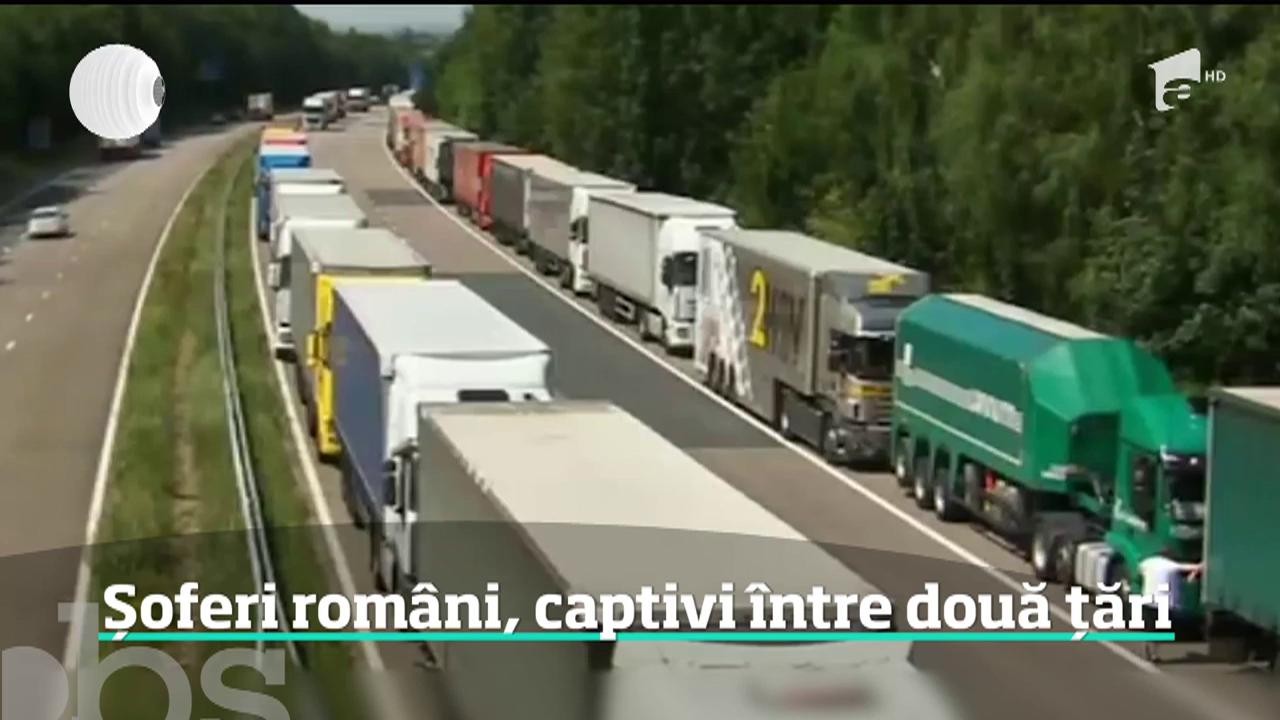 Sute de şoferi de TIR prinşi &icirc;n blocaje imense la graniţa dintre Franţa şi Marea Britanie