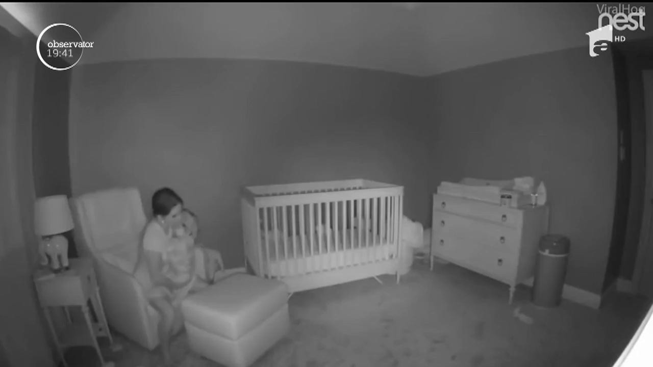 Moment amuzant! O femeie din statul Texas a căzut &icirc;n patul bebeluşului său