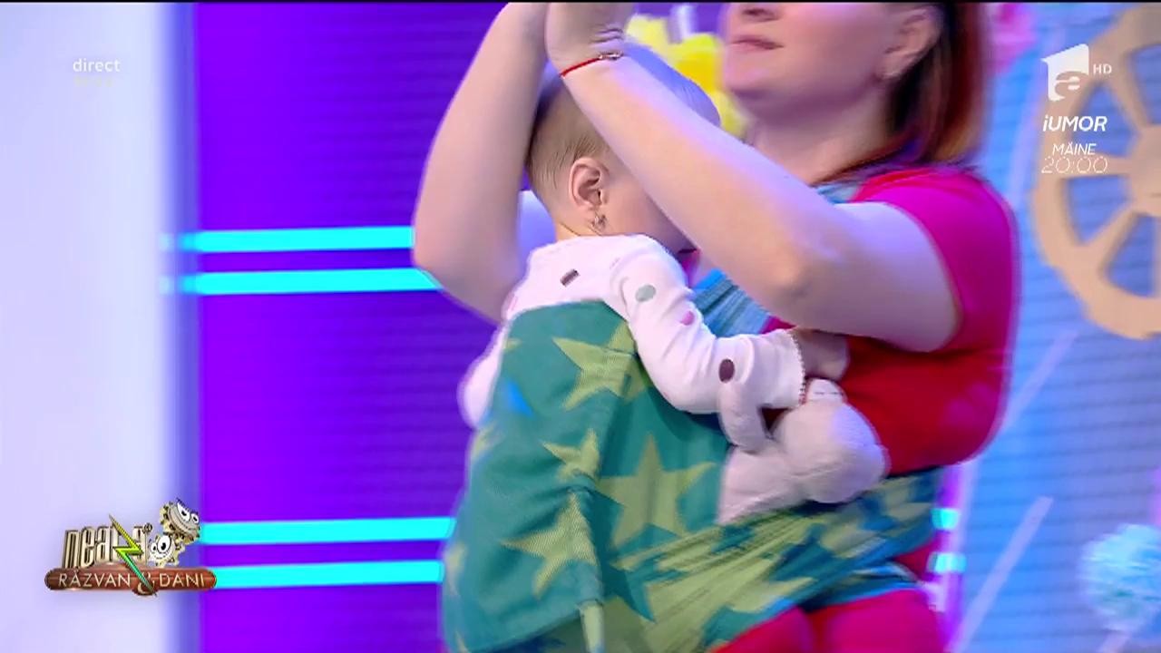Mămicile și piticii se distrează &icirc;mpreună. Școala de Dans Artkor Dance ne &icirc;nvață cum să facem asta