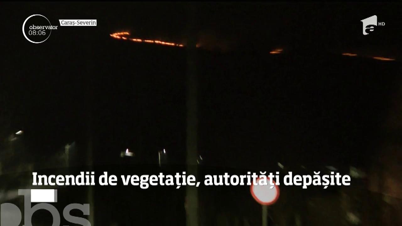 Vegetaţia s-a aprins &icirc;n mai multe localităţi din ţară. Sute de hectare de păşune au luat foc, iar flăcările ameninţă gospodăriile din apropiere