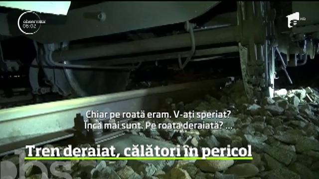 Un tren cu 60 de călători a deraiat &icirc;n judeţul Bistriţa Năsăud. Un vagon a sărit de pe şine