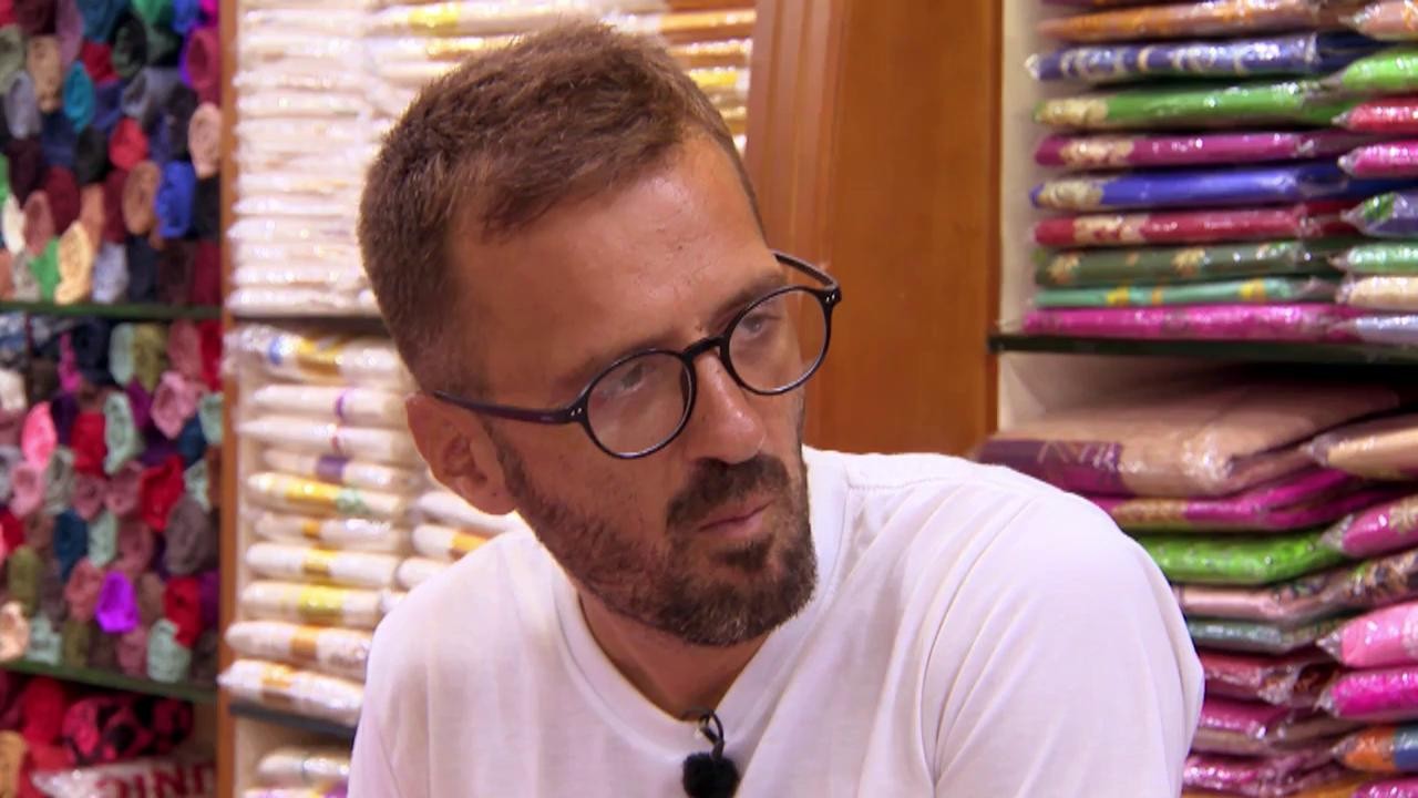 Ceartă &icirc;ntre Morodan și Teleșpan &icirc;n magazinul de sari-uri: Din cauza ta sunt aici &icirc;ntre niște tone de kitch-uri