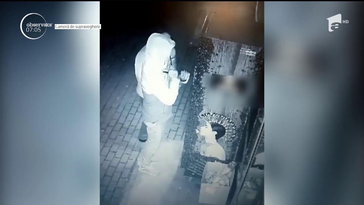 Trei tineri din Piatra Neamţ au găsit o metodă inedită de a face rost de bani. Şi nu pe căi legale