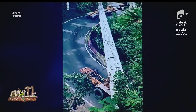 Smiley News. Transport agabaritic pe serpentine. Ei sunt cei mai meseriași șoferi