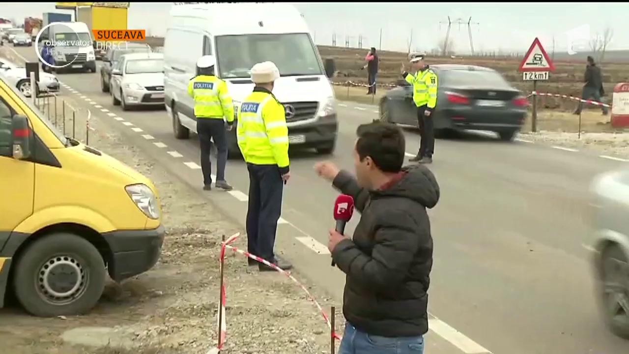 Mii de oameni au ieşit &icirc;n stradă, astăzi, la ora 15 şi 15 minute, &icirc;n semn de protest faţă de lipsa unei autostrăzi care să lege Moldova de restul ţării