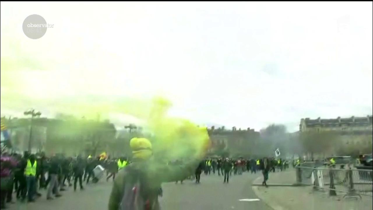 Noi proteste violente la Paris