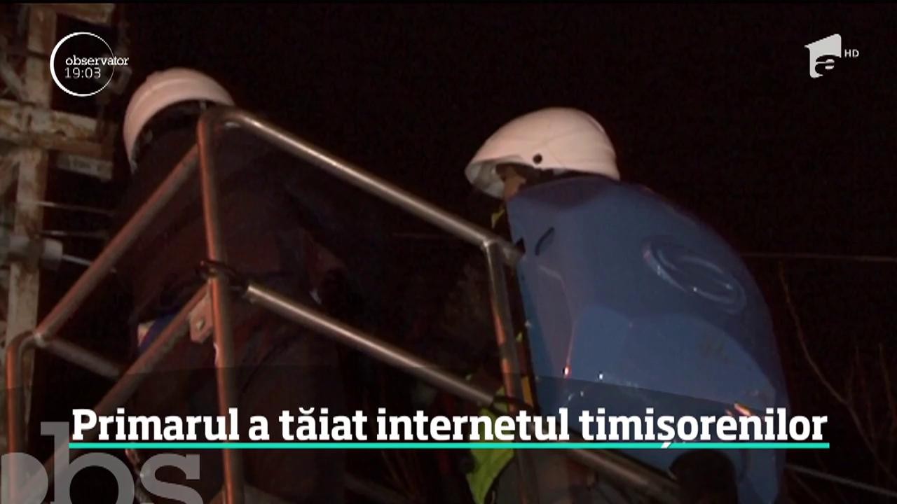 Primarul Timişoarei a tăiat, cu m&acirc;na lui, accesul la internet, cablu tv și telefonie. &Icirc;n licee, subiectele pentru simularea de Bac au venit printr-un stick de internet