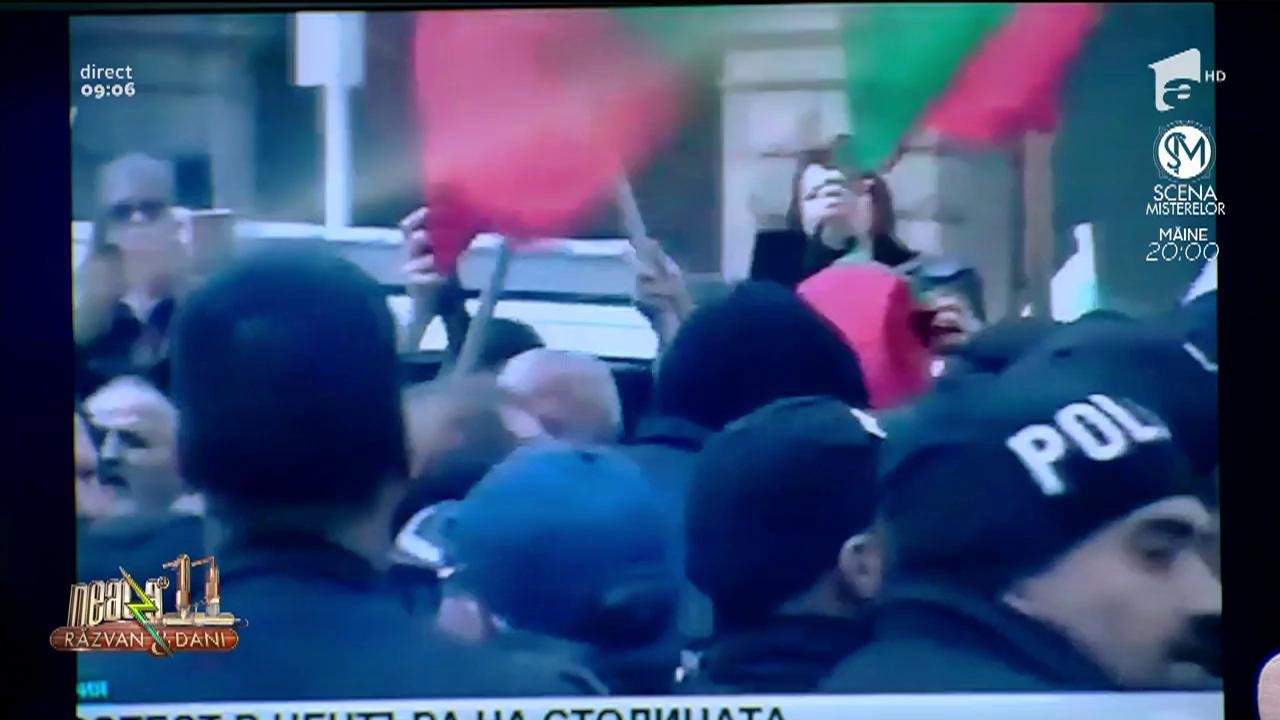 Smiley News. V&acirc;ntul n-a fost de partea lor. Poliţiştii bulgari s-au intoxicat cu gazele lacrimogene!