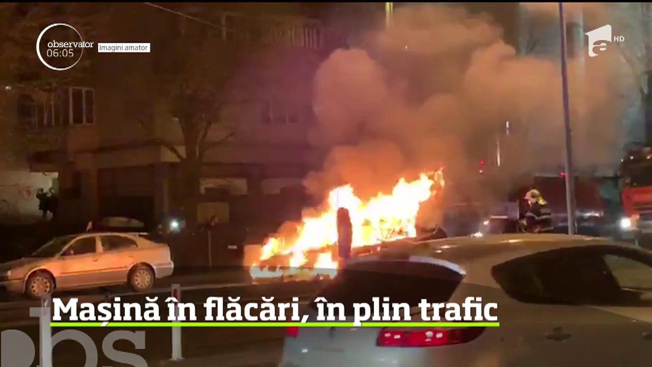 O maşină a ars ca o torţă &icirc;n Capitală