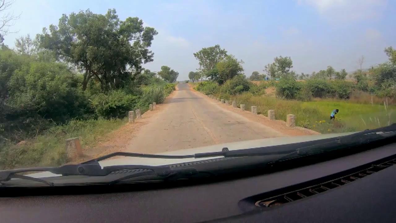 O misiune dulce pentru concurenţi! Au fost nevoiţi să obţină un litru de suc din trestie de zahăr!