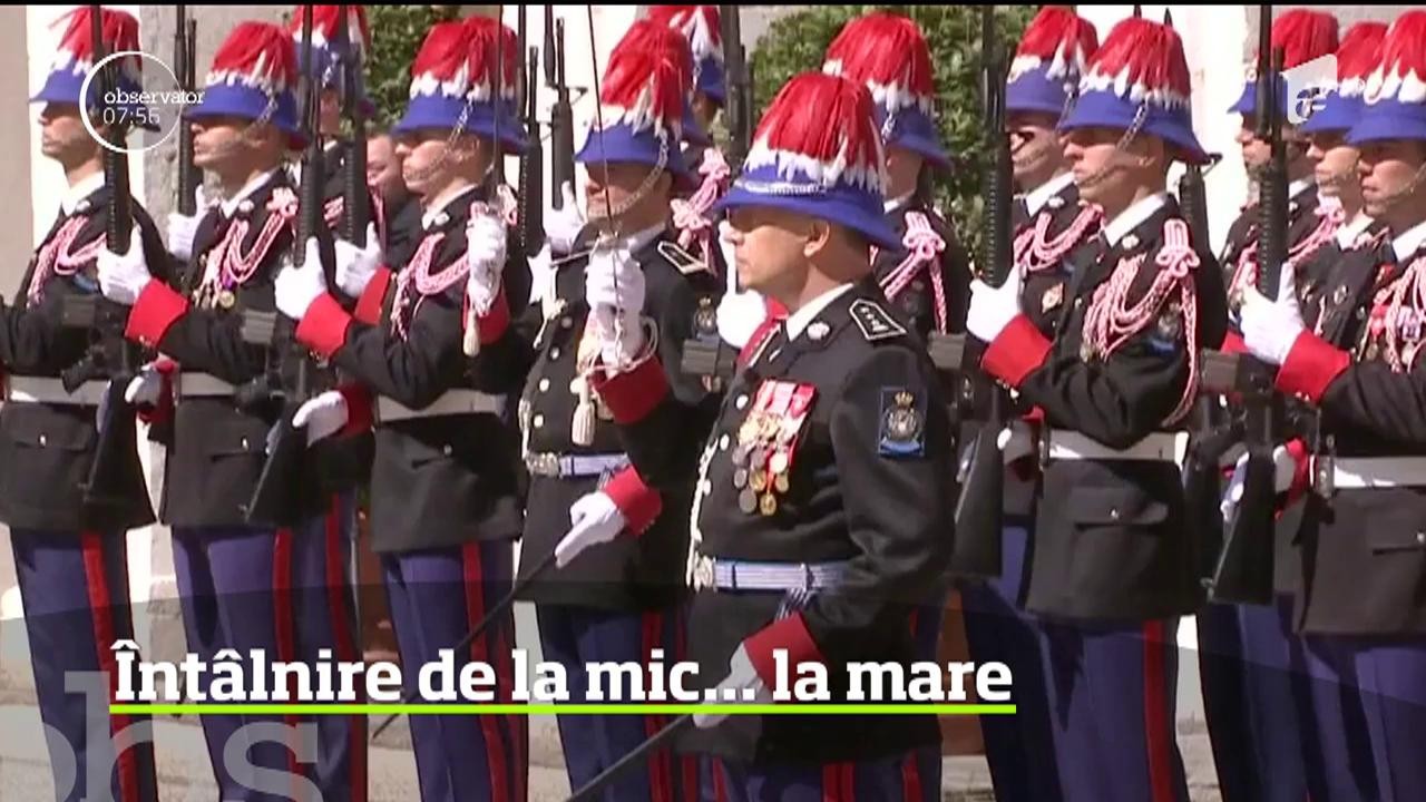 Preşedintele Chinei, Xi Jinping şi soţia sa, au fost fermecaţi de cei doi copii gemeni ai prinţului şi prinţesei de Monaco, care i-au &icirc;nt&acirc;mpinat cu flori, &icirc;n palatul princiar