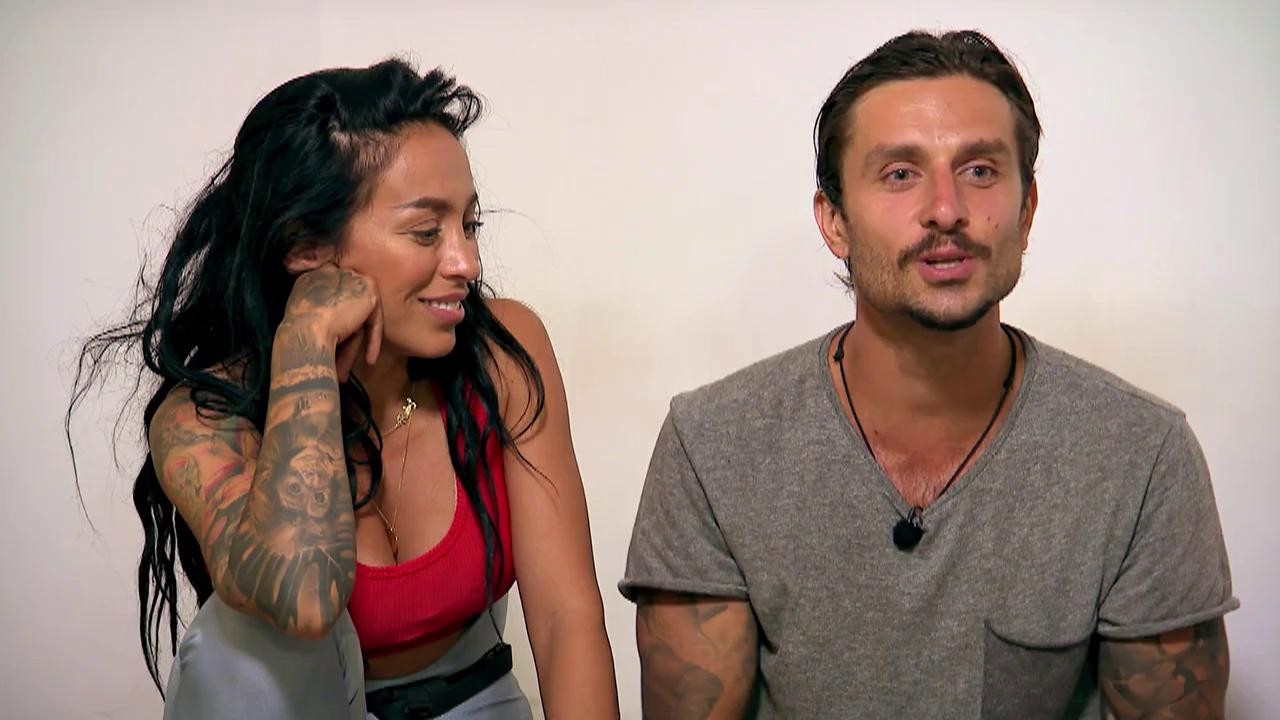 Ce a fost pusă să facă Ruby pentru nişte nuci de cocos! "Am pupat-o pe gură!"