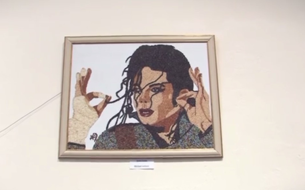 Opere de artă realizate din seminţe. Toate capodoperele sunt realizate cu multă migală de o bihoreancă