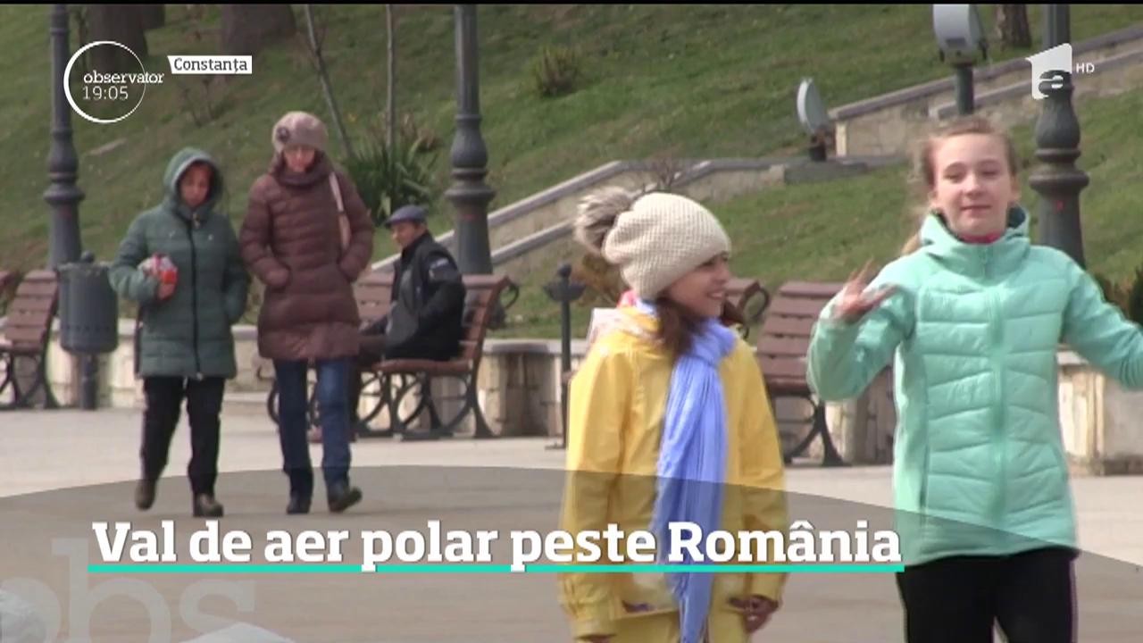 Un nou val de aer polar vine peste Rom&acirc;nia! Vor fi temperaturi cu minus &icirc;n unele zone din ţară şi chiar ninsori
