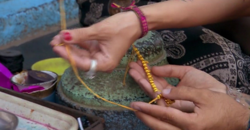 Misiunea care lovește &icirc;n răbdarea concurenților. Vedetele trebuie să reproducă o bijuterie, după o tehnică indiană străveche
