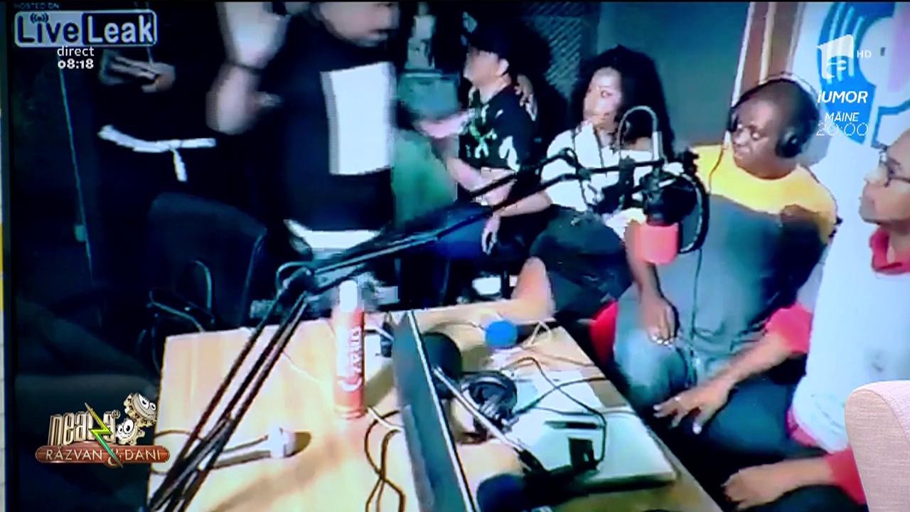 Smiley news. Cum să faci cea mai bună audienţă! Jaf armat filmat live la post de radio din Brazilia