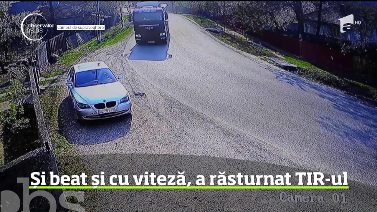 Accident surprins de camerele de supraveghere, pe un drum judeţean din Buzău