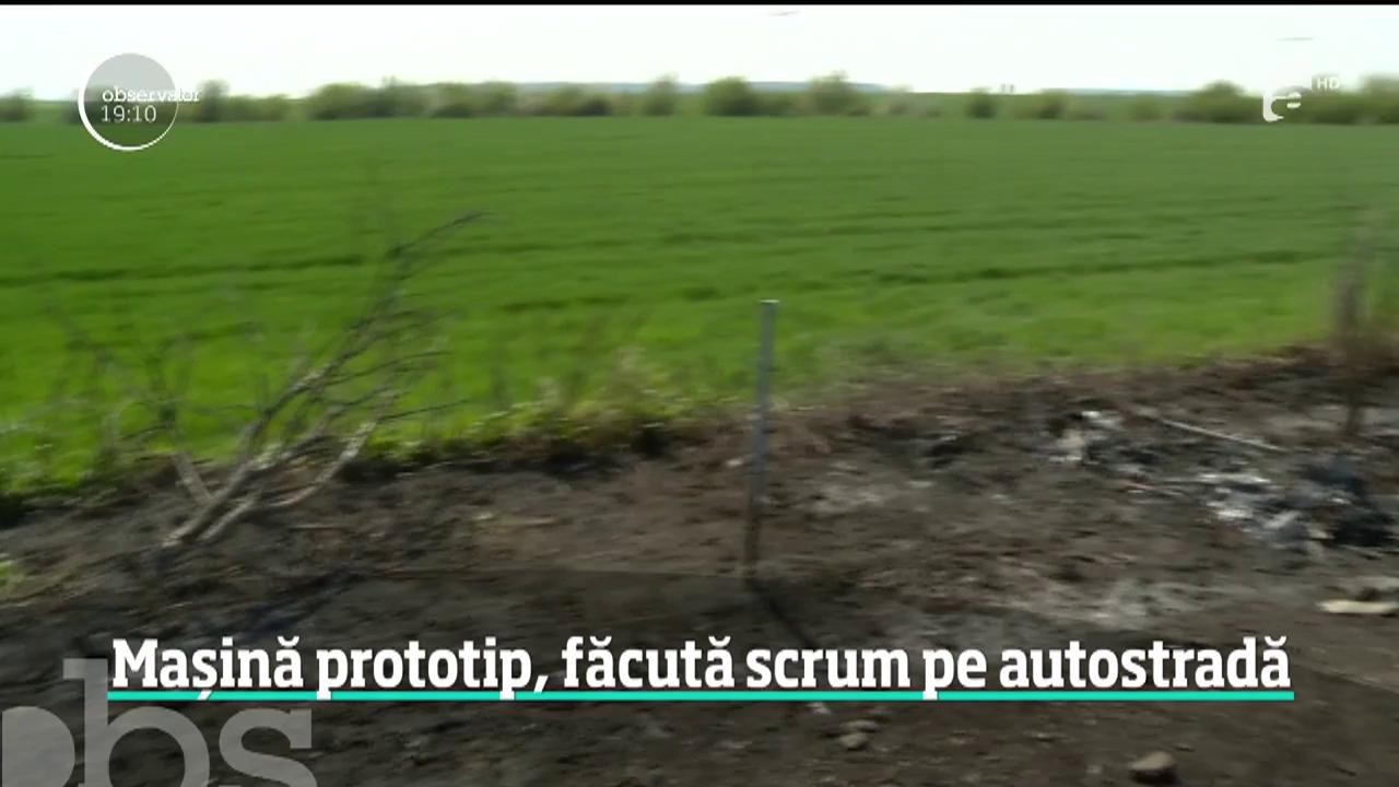 O maşină de peste o sută de mii de euro s-a făcut scrum dintr-o greşeală de amator. Bolidul era transportat pe o platformă, c&acirc;nd a luat foc pe autostradă