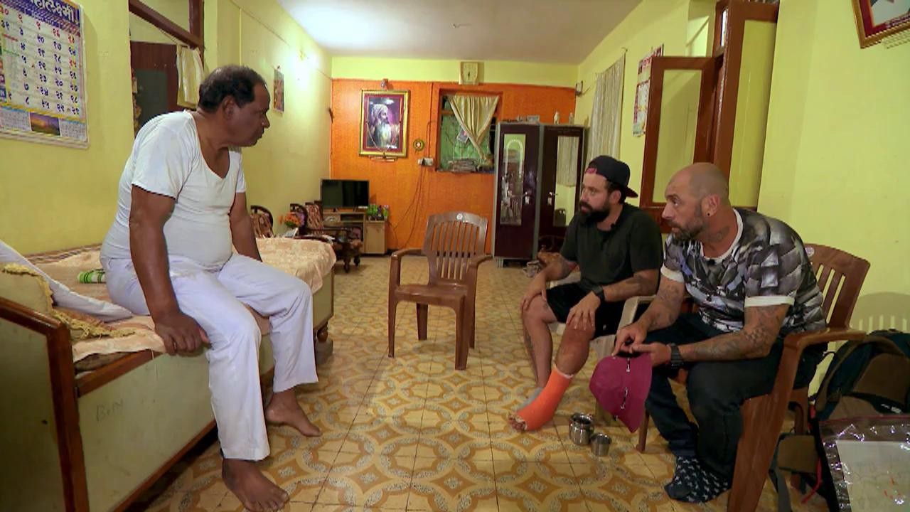 Gina oprește cursa! Concurenții trebuie să-și găsească cazare. Oase: E teroare la baie, &icirc;l eliberare el pe Willy &icirc;naintea mea!