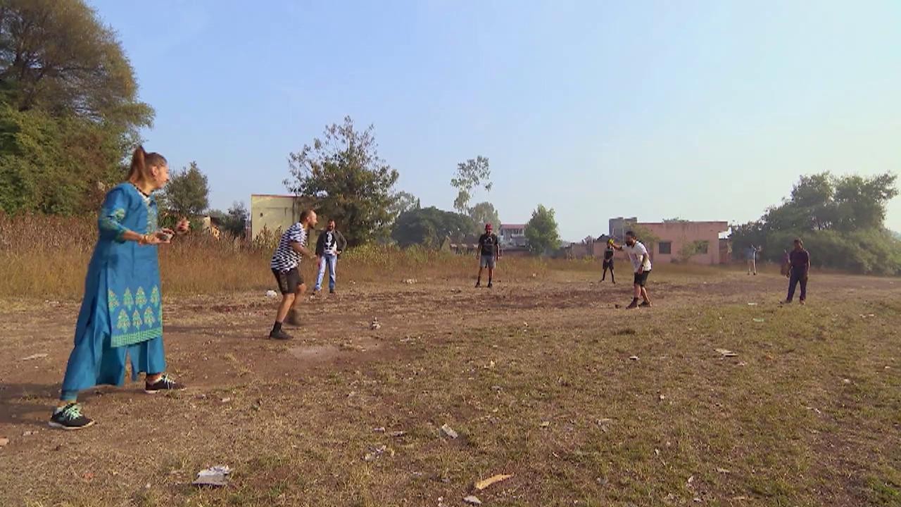 Jocul de Lagori determină ordinea &icirc;n care cele patru echipe ajung la Gina Pistol