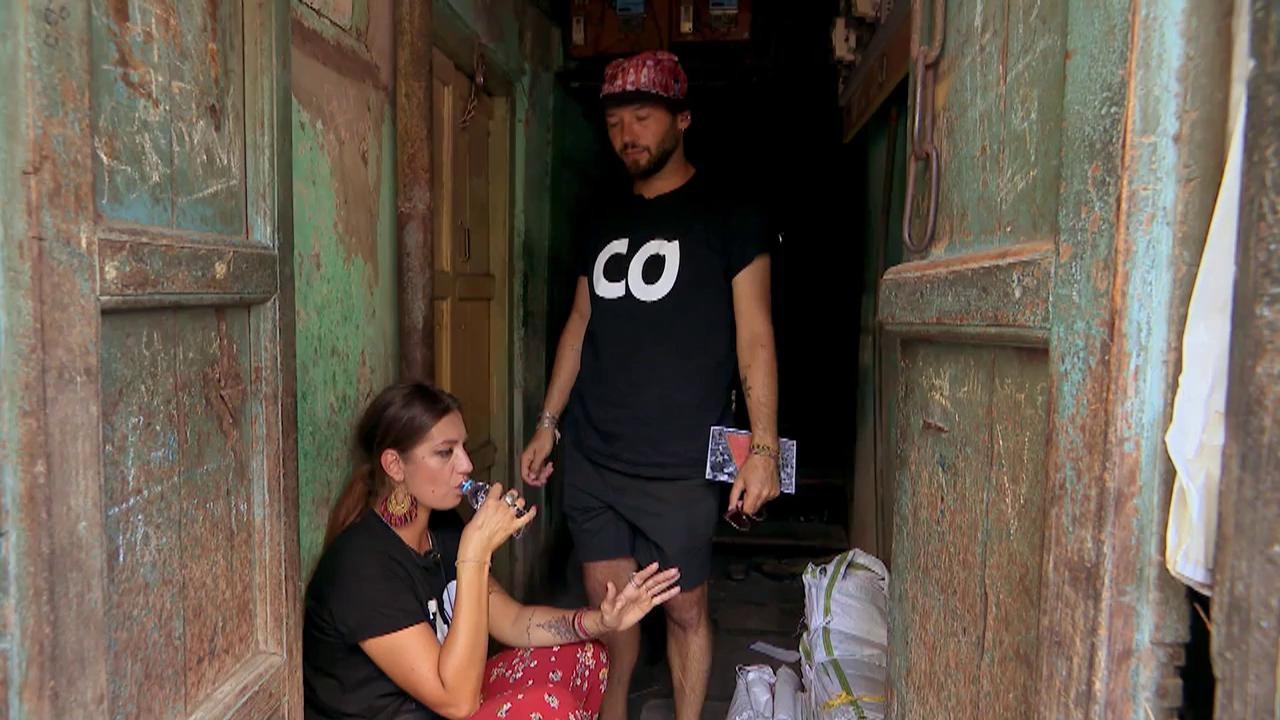 Poluarea şi aglomeraţia le-au pus probleme serioase Cocuţei şi lui Şerban! "Simţeam că nu mai am aer"