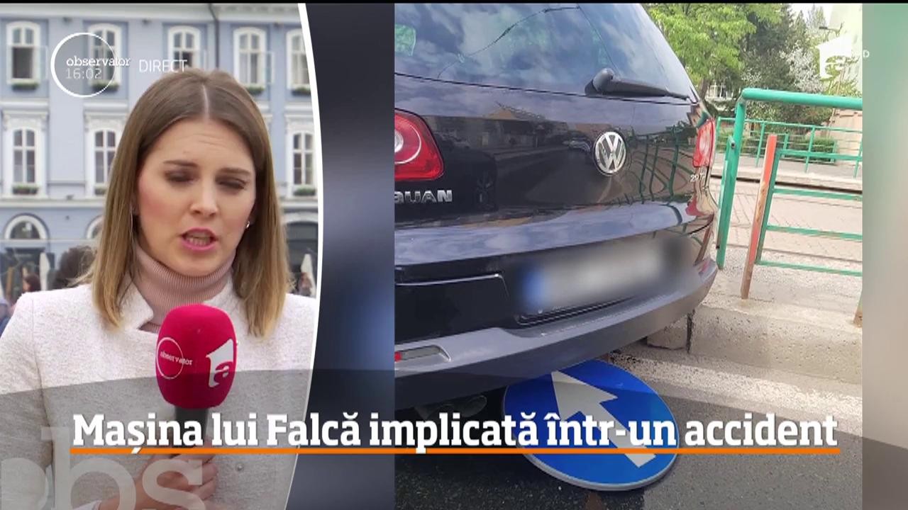 Una din maşinile Primăriei din Arad, implicată &icirc;ntr-un accident