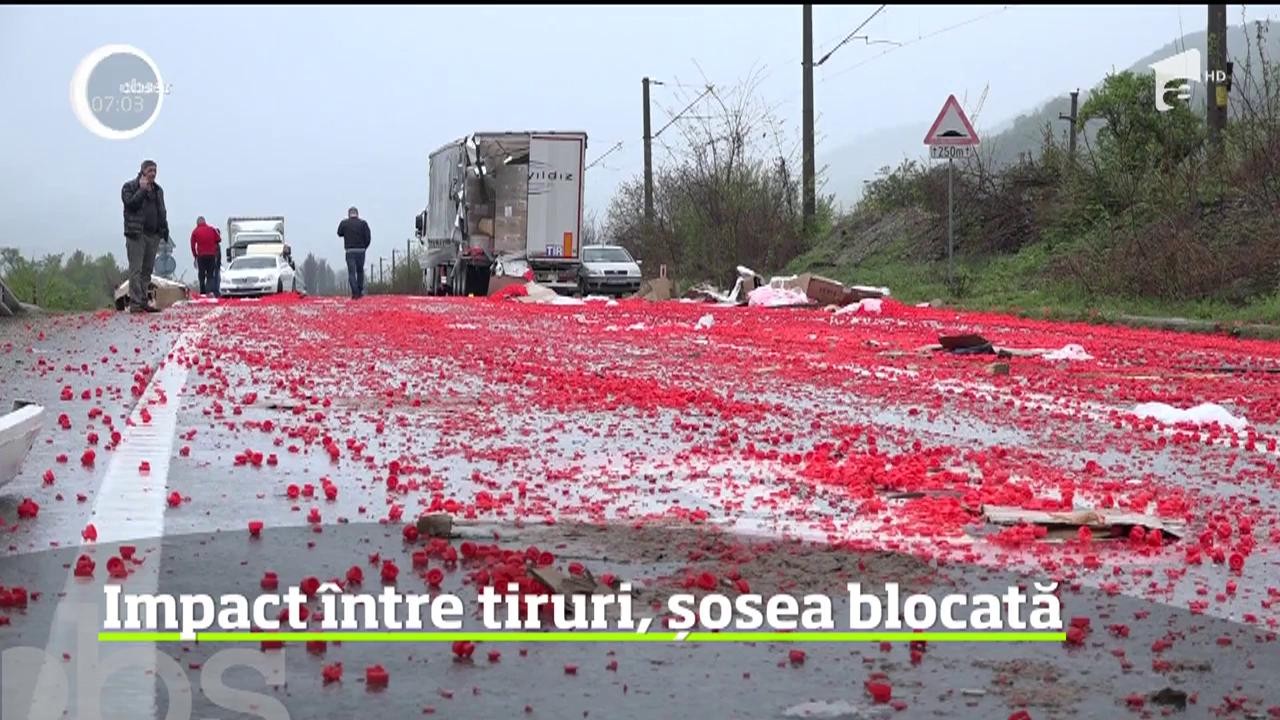 Două TIR-uri au fost implicate &icirc;ntr-un accident pe DN 6