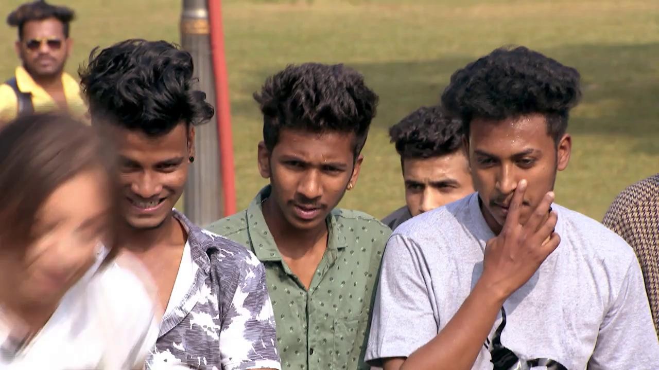 Oase și CRBL, Cocuța și Bogdan, Ruby și Robert i-au amenţit pe indieni cu mişcările lor de dans! "Lui Oase i-a fost mai uşor să sară &icirc;n m&acirc;ini dec&acirc;t &icirc;n piciorul accidentat"