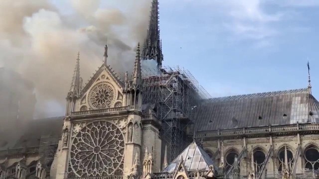 Incendiu Urias La Catedrala Notre Dame Din Paris Stirile Antena