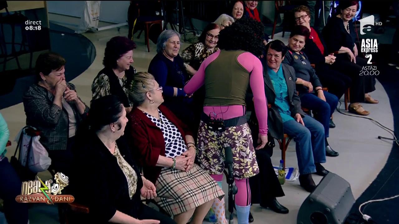 Fitness ca la țară. Dani Oțil, antrenamentul fermierului: Vom mulge vaca!