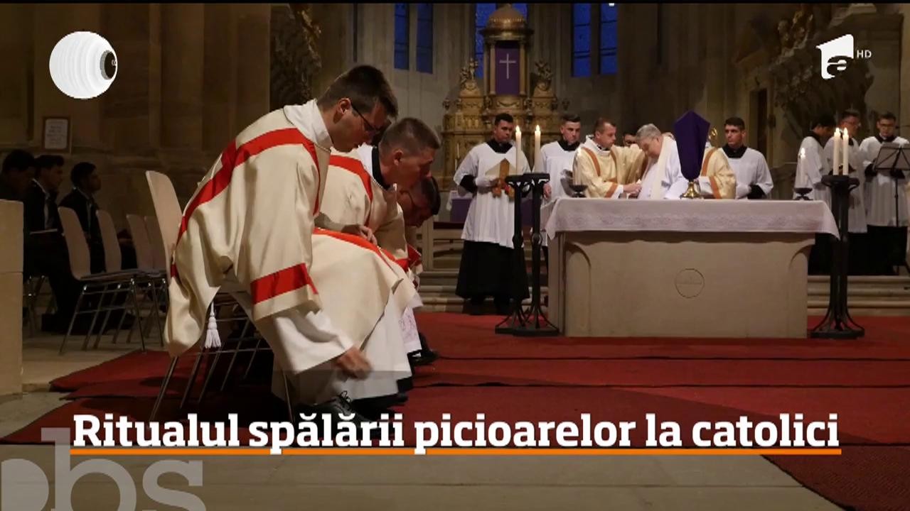Ritualul spălării picioarelor la catolici. Duminică, romano-catolicii vor sărbători &Icirc;nvierea